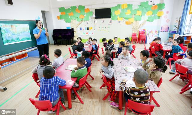 金秋九月入园季，接送幼儿上下学，爸妈需遵循“三要三不要”