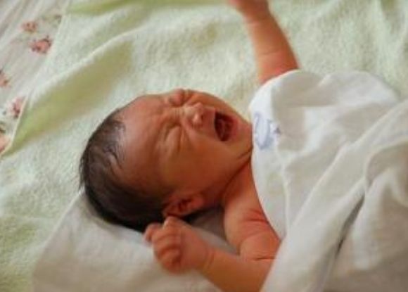婴儿在降生之后为什么都要哭？用科学知识或能解释这一切