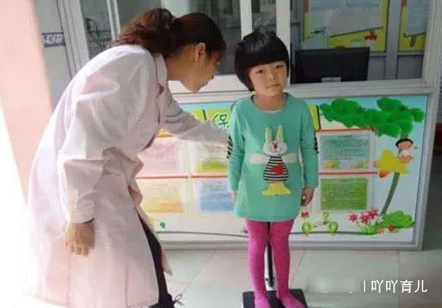 孩子个子高，爸爸怀疑不是自己亲生，医生：太无知！