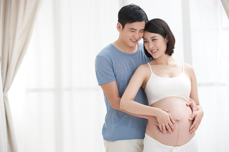 孕期尿频不喝水能缓解？孕妈的小聪明，可能在伤胎