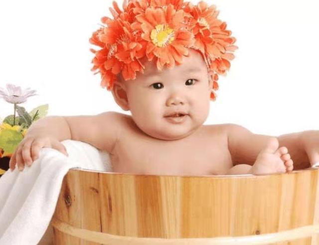 儿子16岁还要妈妈洗澡！“儿大避母”，这些亲子界限父母要划清