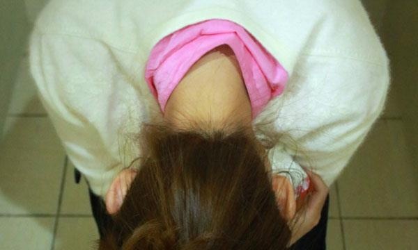 原来有很多女性洗澡时会站着尿尿！女性洗澡时，站着排尿好不好？