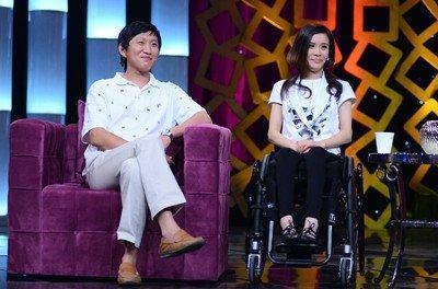 桑兰发烧39度，病因竟是20年前受伤所致，好在有儿子悉心照顾