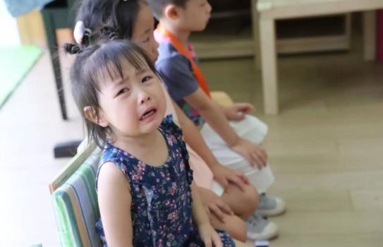 宝宝3岁要上幼儿园？很多家长弄错最佳入园年龄，老园长给你答案