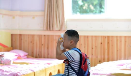 宝宝3岁要上幼儿园？很多家长弄错最佳入园年龄，老园长给你答案