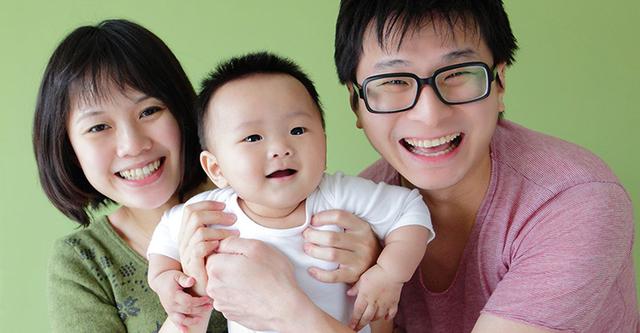 宝贝时常头往后仰、垫脚尖站？小心，这可能是肌肉发展异常的征兆