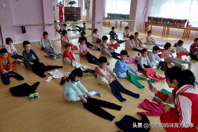 开学就怕孩子穿成这样去幼儿园，老师虽然嘴上不说，心里却很嫌弃