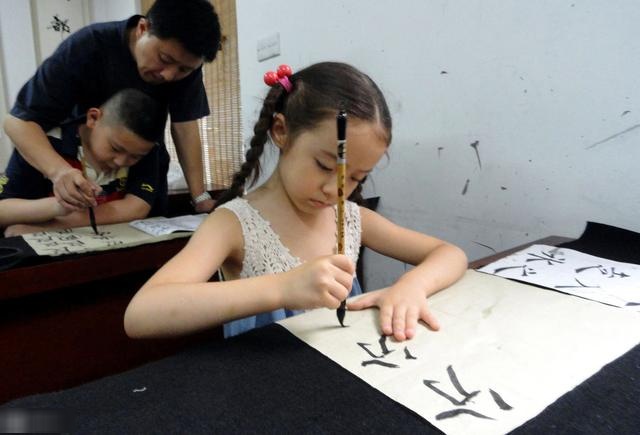 怎样培养出多才多艺的孩子？如何给孩子选兴趣班？家长可以这样做