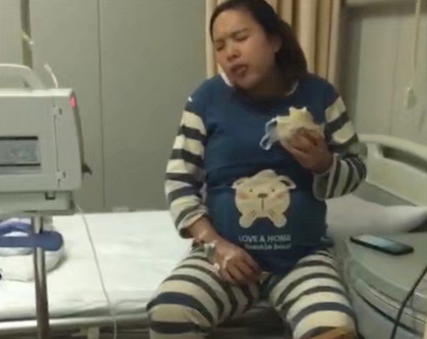 孕妇待产期间，肚子又疼又还想吃东西，旁边的老公要憋出内伤