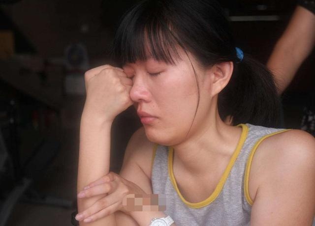 5岁女孩停止发育妈妈哭成泪人，性早熟的危害，家长们别不当回事