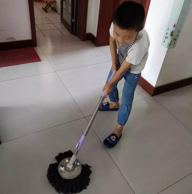 别人家的孩子，懂事得未免“过分”了