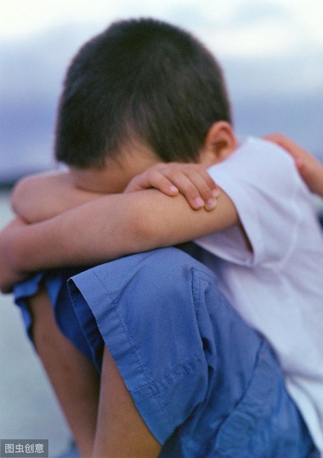 孩子不爱说话，不只是内向那么简单，让孩子多说话要这样做
