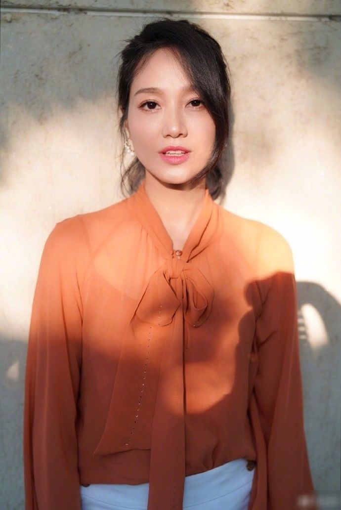 朱丹2岁女儿玩拼图智商高，患乳腺炎仍亲自哺乳，超级痛苦