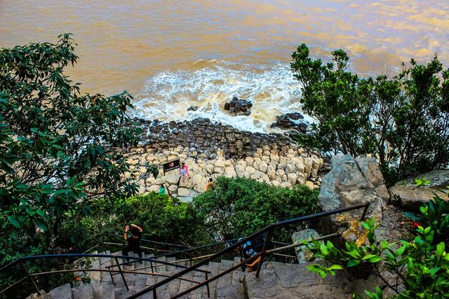 这里是《中国国家地理》推荐地,中国的“海上石林”,你知道在哪