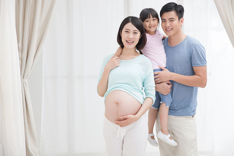 胎动厉害暗示着什么？这可能是危险预兆，孕妈需警惕