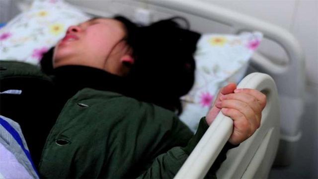 产后第一晚，若丈夫帮你做这几件“羞涩”事情，恭喜你嫁对人了