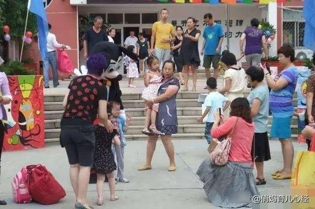 宝宝不哭不闹上幼儿园，聪明妈妈需提前准备好这6件事