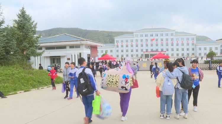 又是一年开学季，开开心心去上学！