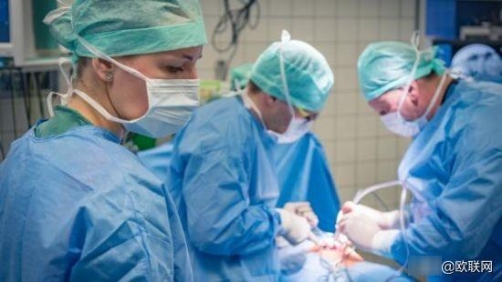 捷克一名孕妇脑死近4个月 剖腹产诞下健康女婴