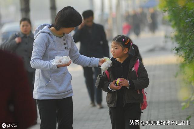 这几种父母就算再有钱，孩子还是不喜欢，甚至想疏远，你中招了吗