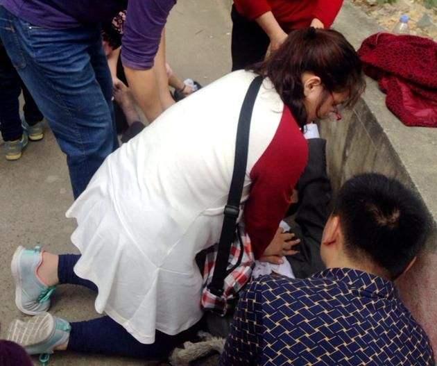 6岁男孩突发过敏，路过医生好心问诊，家长：你把孩子还给我