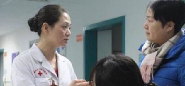 24岁孕妇死活要求剖腹产，道出缘由后，老公恨不得找个洞钻进去