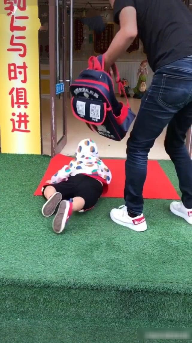 开学第一天，幼儿园现场大集合，网友：原谅我，不道德的笑了