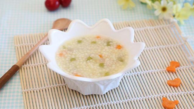 1岁宝宝比别人矮半头，错误的“辅食食谱”，拖垮的不仅是娃脾胃