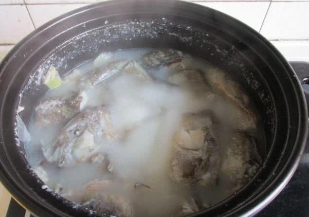 这些“毒汤”没营养，费钱还影响娃发育，千万别再给孩子喝了