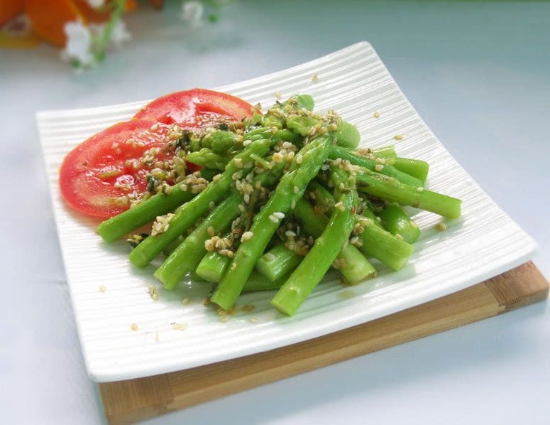 孕期准妈妈多吃4种食物，不但能预防胎儿畸形，还能促进胎儿发育