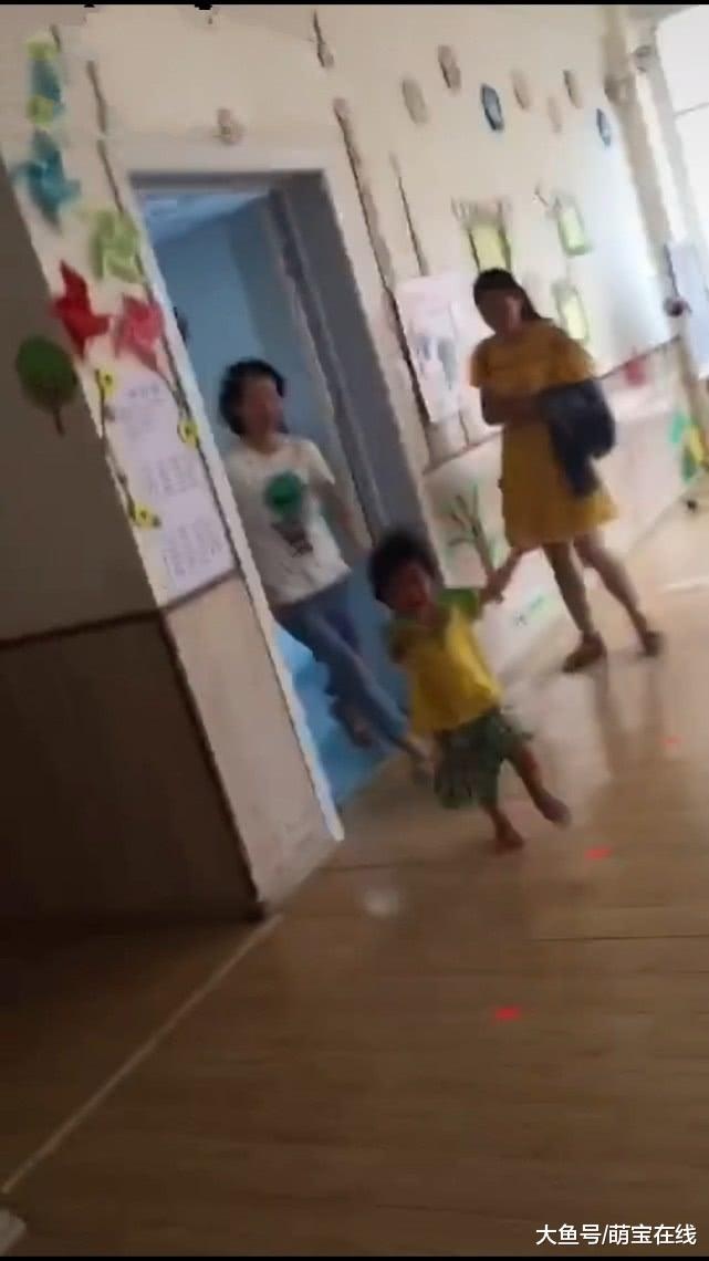 开学第一天，幼儿园现场大集合，网友：原谅我，不道德的笑了