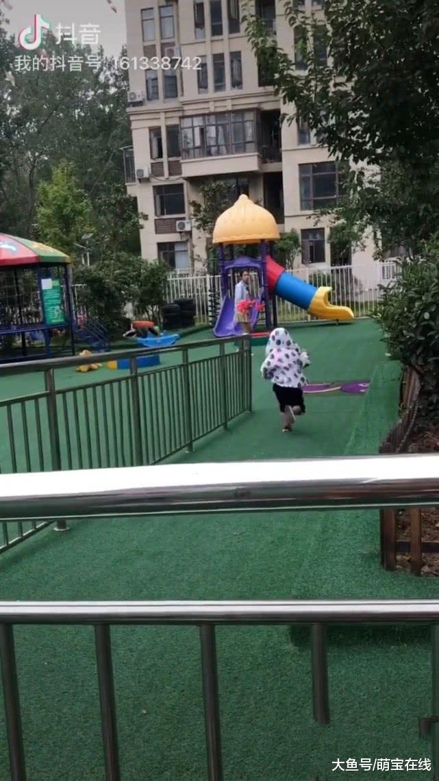 开学第一天，幼儿园现场大集合，网友：原谅我，不道德的笑了