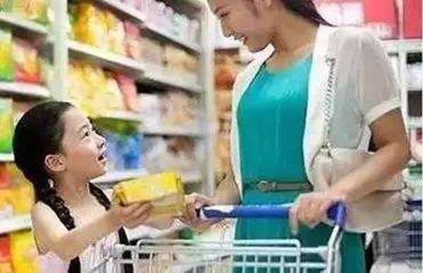 如何正确带孩子逛超市？聪明的宝妈这样教育，去一次优秀一次！