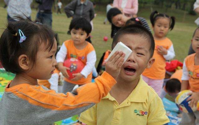 开学3天了，宝宝还是连哭带闹，6个方法让宝宝远离开学焦虑