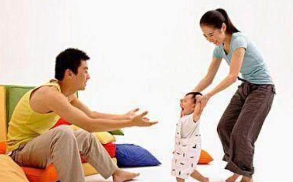 如果宝宝睡醒后有这个反应，那么恭喜你，孩子大脑发育特别好