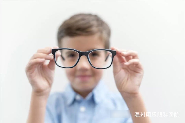 孩子近视以后需不需要一直带着眼镜,能不戴吗?看完这个你就知道了