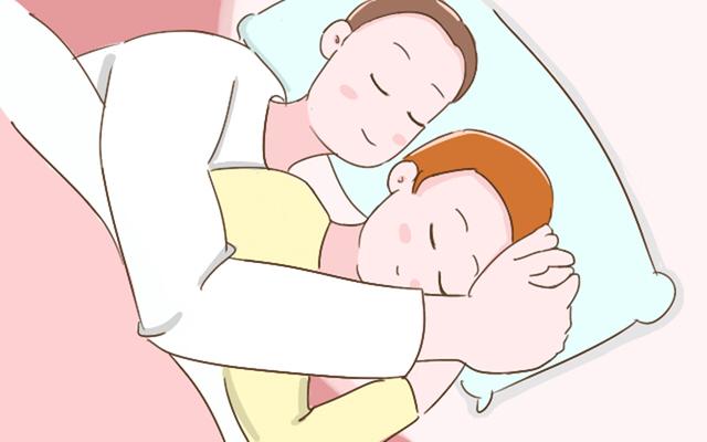 9岁男孩在校掀女生裙子，孩子到了这岁数，异性父母要学会避嫌