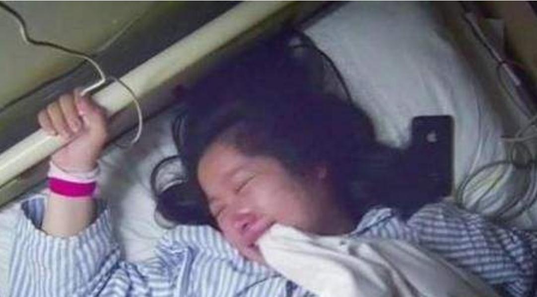 23岁产妇顺产第二天，半夜感觉下面有虫在爬，打开灯后狂喊救命