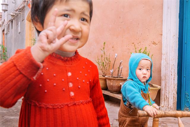 一碰到问题就“求助”，孩子自我解决能力差，用这3招轻松解决