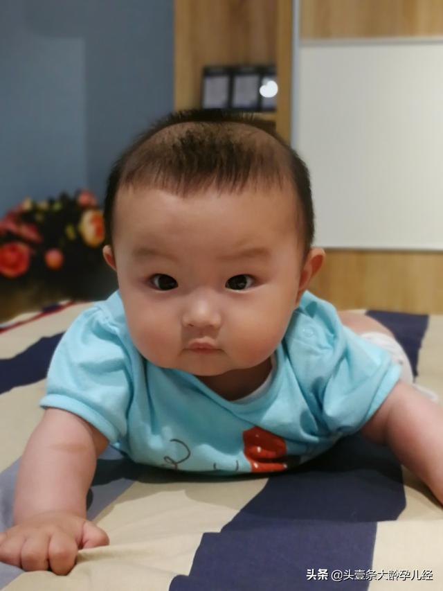别以为新生儿脸上的小红点没事，你知道什么原因引起的吗