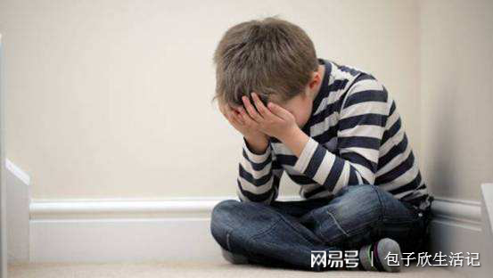 宝宝粘人怕生？父母这4大做法，摧毁孩子安全感