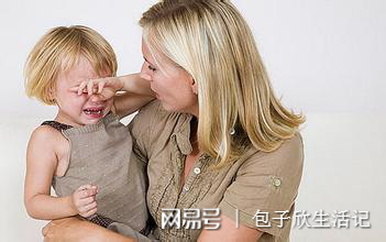 宝宝粘人怕生？父母这4大做法，摧毁孩子安全感