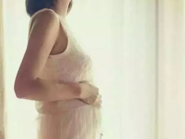 孕妈早起后，这3个行为会影响胎儿健康，希望你不是这样