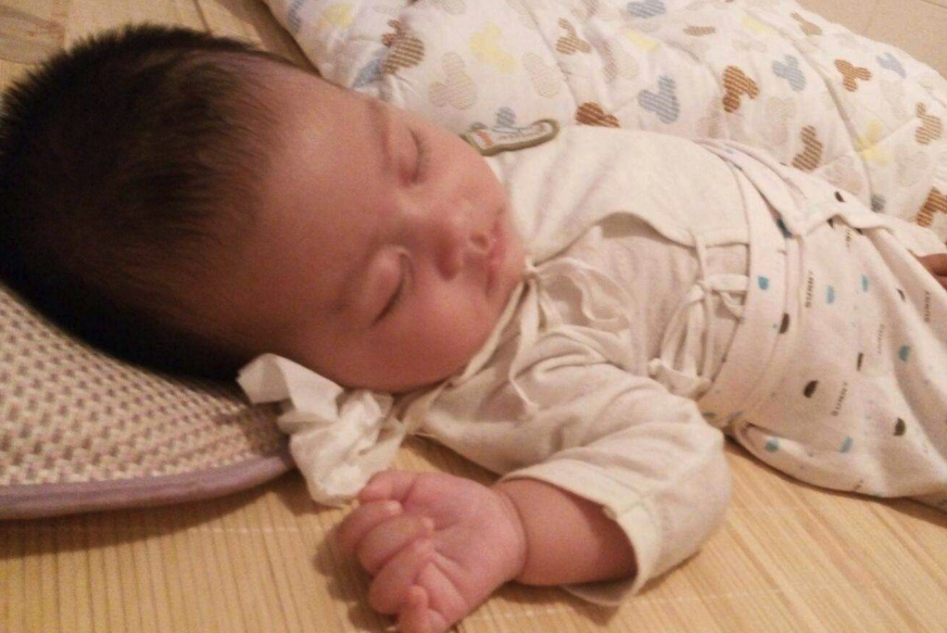 宝宝睡觉不能马虎，如果有这几个小“怪癖”，一定要及时帮他改掉