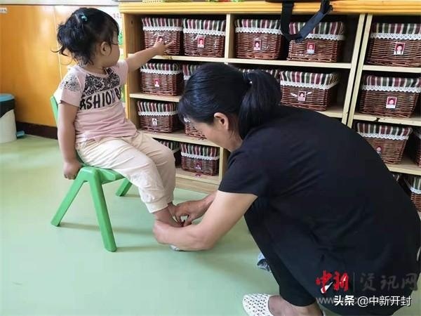 亲亲我的宝贝、亲亲我的老师——回族幼儿园新生一日生活掠影