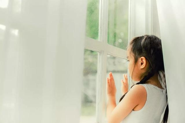孩子属于高敏感人群？高敏感可不是缺点，3大优势了解一下