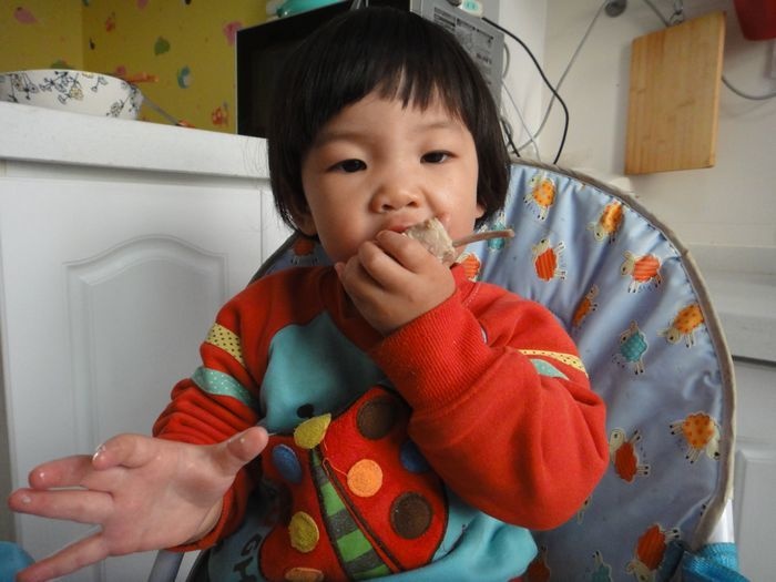 提醒家长，秋天少给孩子吃此物，容易积食、腹泻，比泡面还脏！