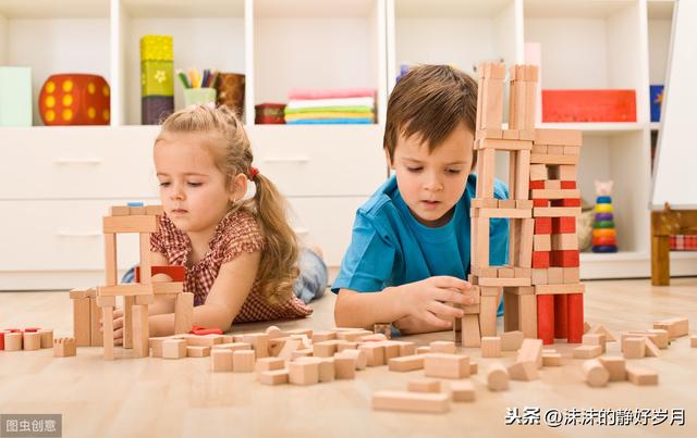 对于小宝宝来讲，分享应该是他心甘情愿的行为，不能强迫为之