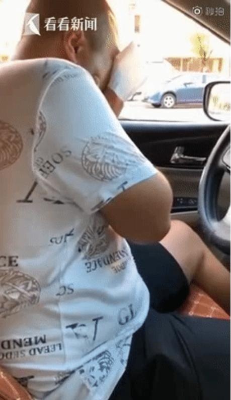 家长也有分离焦虑！女儿上幼儿园，爸爸坐车里痛哭
