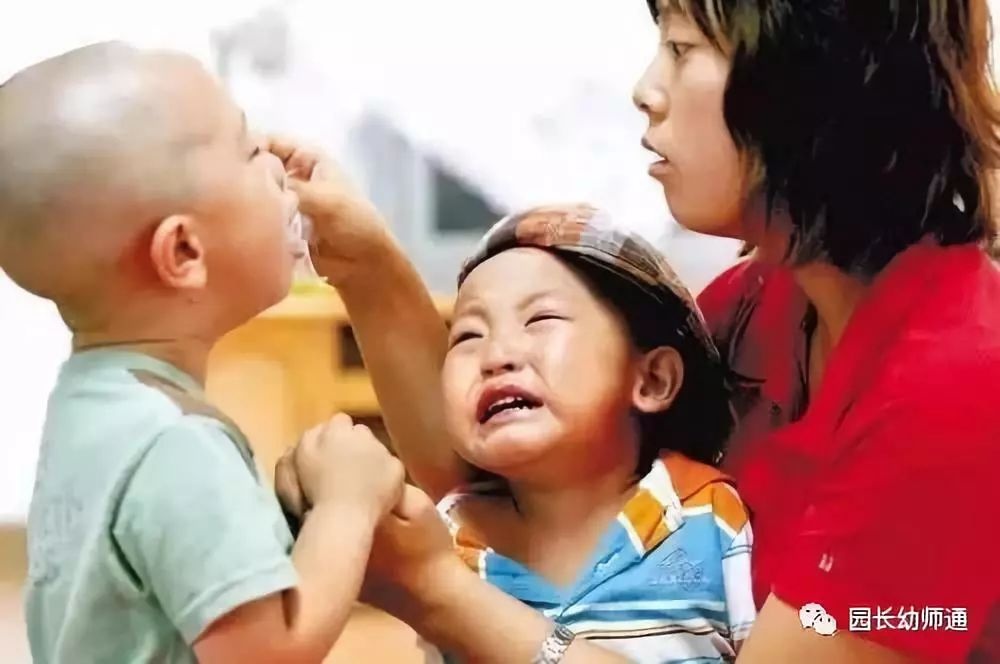 开学初期幼儿哭闹怎么办？这里有幼儿教师的止哭秘笈！